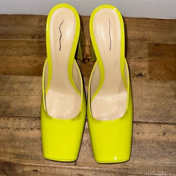 Bottega Veneta Patent Mules - Picture 4 of 10